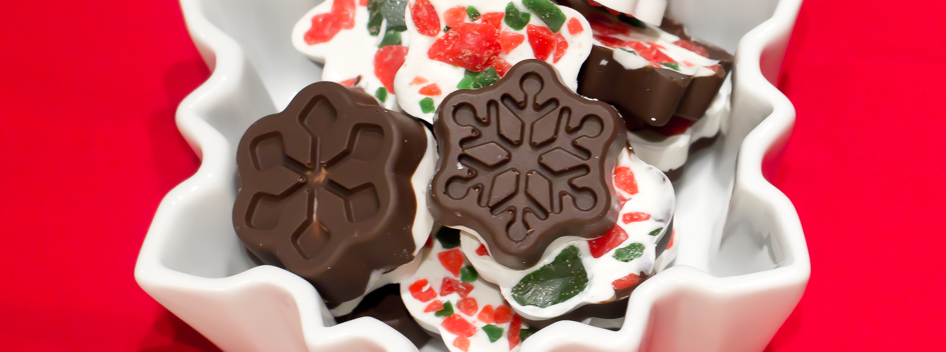 Peppermint Bark Snowflakes - Holiday Hostess Gifts - That Skinny Chick Can  Bake